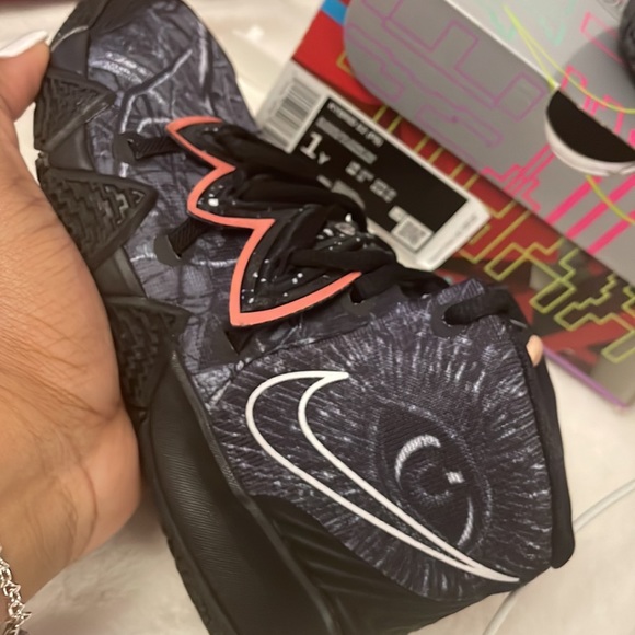 Kyrie Irvin’s Little boy size One BRAND NEW AND NEVER WORN - Picture 6 of 9